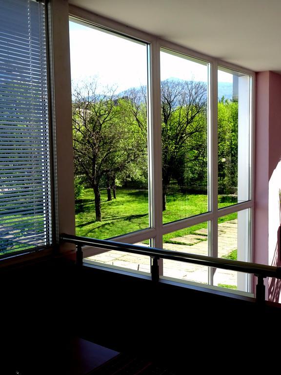 Family Hotel Dalis Sofia Buitenkant foto