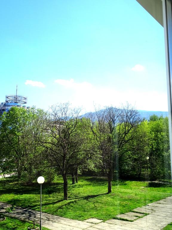 Family Hotel Dalis Sofia Buitenkant foto