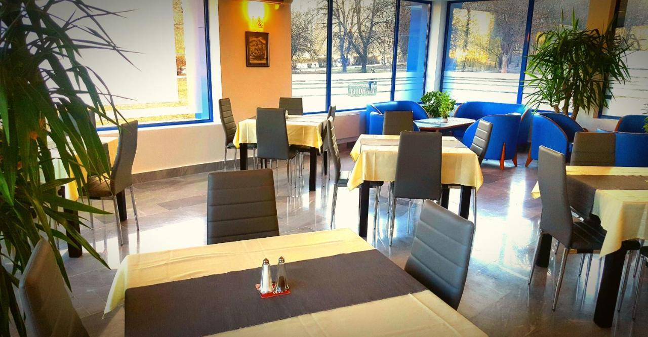 Family Hotel Dalis Sofia Buitenkant foto