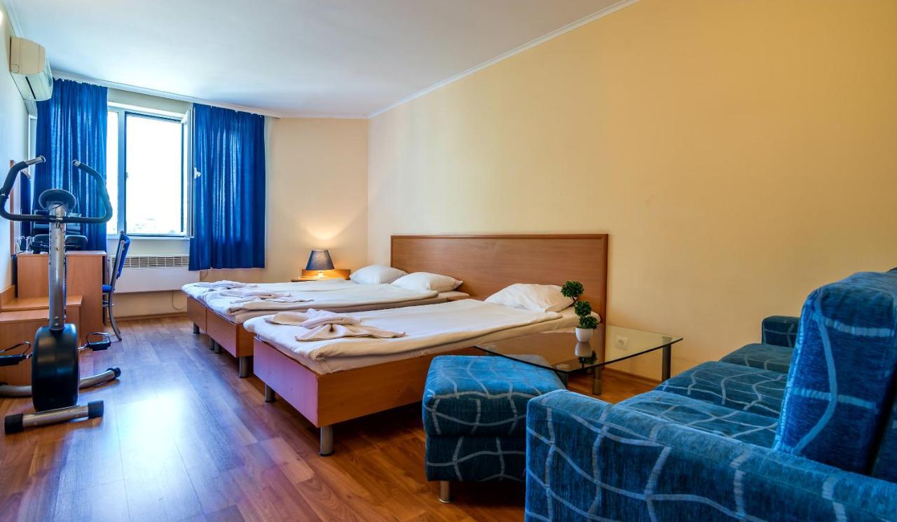 Family Hotel Dalis Sofia Buitenkant foto